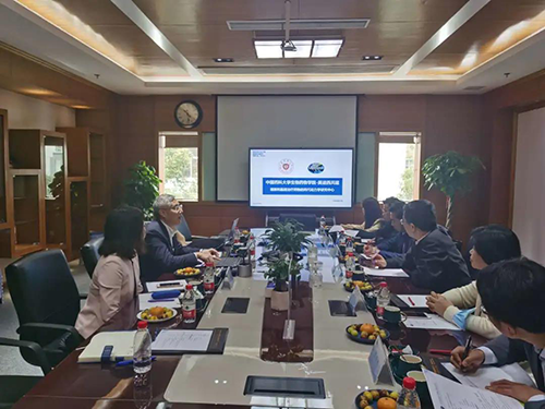 不朽情缘mg官网首席执行官陈春麟博士，商务发展部副总裁蔡金娜博士等人热情接待了金能明书记一行。